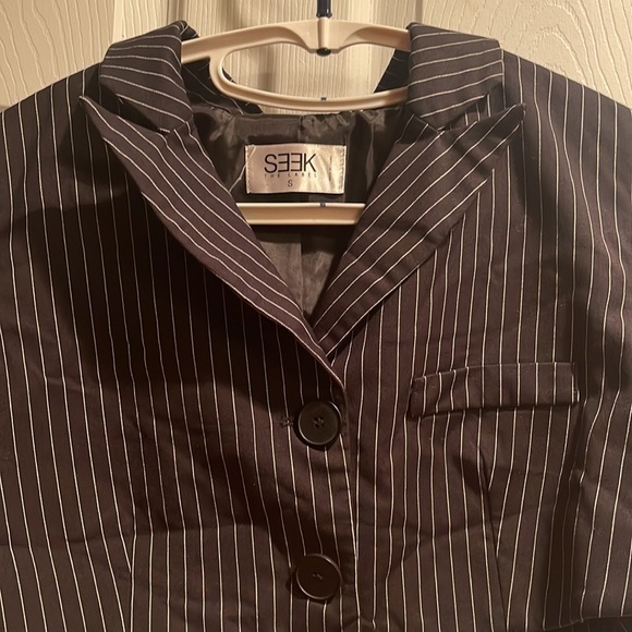 The Label Seek small black white pinstripe bolero short sleeve jacket - Picture 4 of 6